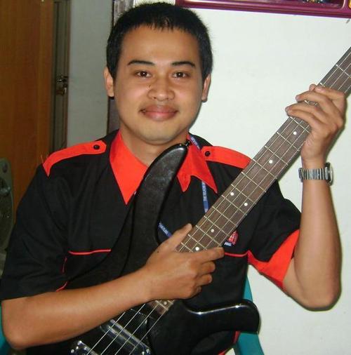 sexyhands's profile picture. Publisher, musician