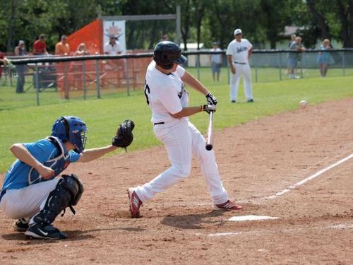 rkuhtey's profile picture. ball is life. book it.