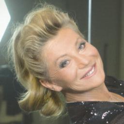 Ce soir, c'est notre anniversaire. Sheila fête ses 50 ans de carrière les 21, 22 et 23 septembre. Compte non officiel.