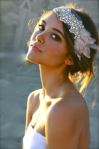 Sexy, fun, cheeky, caring, friendly, welcoming.. I am the lot ;) Now rhape my follow button ---
