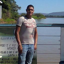 Não deixe q as pessoas façam d vc , uma pessoa q vc não é ...