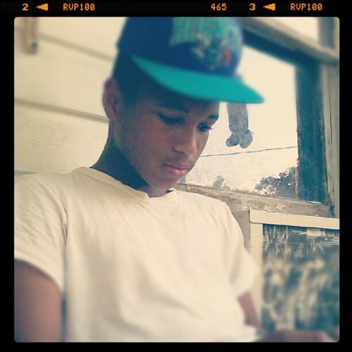 #Ayee follow me n imma follow ya back.. *Ent*