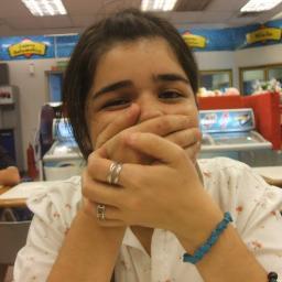 vanefer23's profile picture. Conviví mucho con las personas mayores. Las vi de muy cerca. Mi opinión no mejoró demasiado por ello.
I  Love Asunción...