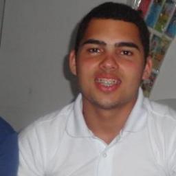 E entre uns e outros,eu e você,todos tentam se encontrar,pessoas são o bem e o mal,o ódio,o amor,quem sou, sei lá.. ♪♫