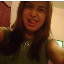 Leonina/ 15 Anoos/ São Paulina/ Carinhosa/ muitas vezes chata/ Mais adora fazer novas amizadees/ Blz