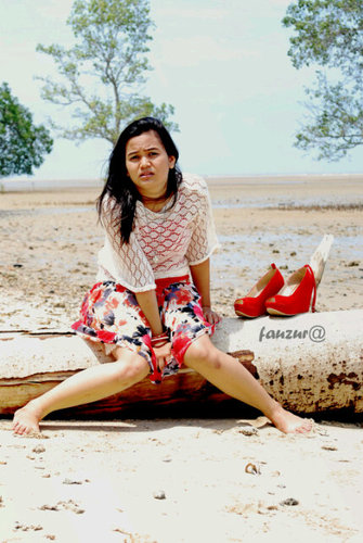 About my self , you will be know if you close n can touch my heart (˘▿˘ʃƪ) ♥