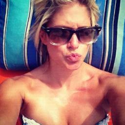 DaniYellly's profile picture. Model/Photographer/Fashion Enthusiast......oh and I love my stiletto heels!