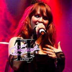 Fansite oficial en Español dedicado a Lori Lewis, Soprano estadounidense, y vocalista de Therion