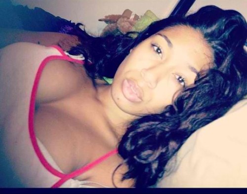 Classy_b1tch's profile picture. #teamfollowback | A true lady doesn't command, she thanks. A true man doesn't promise, he commits.