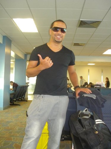 EdCarlos220's profile picture. Curto voleibol, música eletrônica, baladas e festas !!!!!!