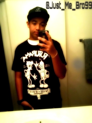 Fuk Y.o.l.o... Hakuna Matata is the Motto.... My Bestbuds @whyseebee_ @SheAClassicTho @IhttzMannyy