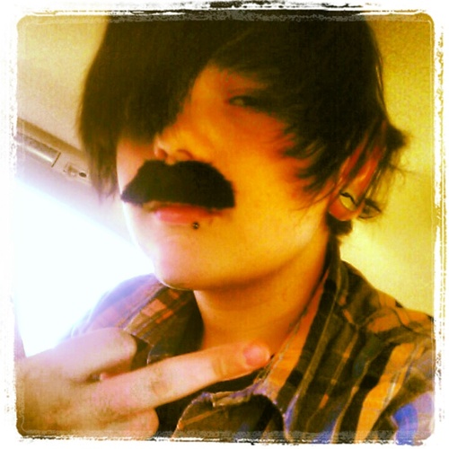 I like screamo, skateboarding, chillin with friends, and horror movies :)