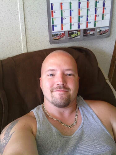 tommyhillbilly's profile picture. Im a one of a kind guy. Im very friendly and easy to get along with. : )