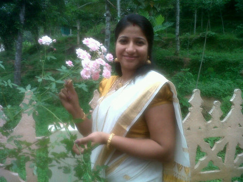 anupillai29's profile picture. simply happy about my existance