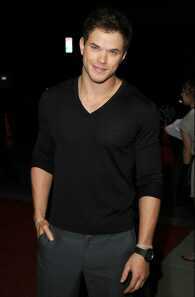 I'm Emmett I'm 20 years old and have been for quite a while *smirks* I'm married to my sexy babe @hisbaberosehale don't hurt her!!! I love my family.