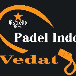 5 Pistas de Padel Indoor en Torrent con techos a 11 metros de altura Terraza chill out, abierta todos los dias Musica remember