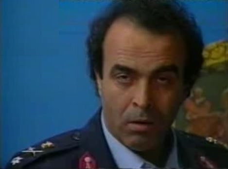 Σκουλήκια, αν πειράξει κανείς τη Μαριάννα σας έφαγα...