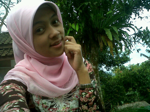 adheqomariyah's profile picture. This is  my self,,and I try to be better than yesterday