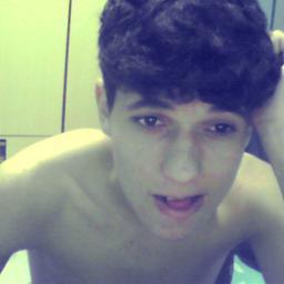 Eu não existo. Sou apenas coisa da sua imaginação :) ●Gostou? Retweet. ● ∞ Assina? ⇩ ⇩ ⇩