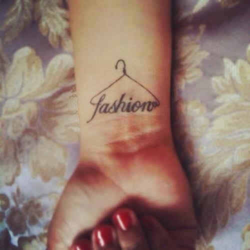 ∞ fack YOLO, i live twice ∞
∞ it's not so hard to push on the follow button ∞
∞ tweets fashion and more fashion ∞