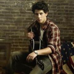 Hi, my name is Jolanda i am 18 years old..i'm from chile @nickjonas I love you .http://t.co/RJC3aL1i
