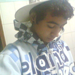 Porque sempre vão ter vários pra tentar te humilhar não abaixa a cabeça levanta esse olhar ♫