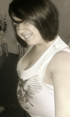 Fun, loving n chilled out person. Enjoys going to the cinema n bowling n meeting up with mates. xxx