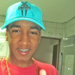 16 anos,corintiano e otimista!
facebook:http://t.co/c82m4yzpPW