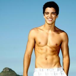 FC dedicado ao Rodrigo Simas, ator e modelo @simasrodrigo Since: 22/09/12. 
Agora eu tenho que parar de escrever porque o Ro tá me esperando na cama, beijos ;*