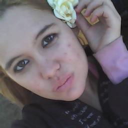 Quem sou eu ?aquela que vive sorrindo para nao chorar aquela que tem um carinho especial por seus amigos aquela que é legal e segue todos que me segue !