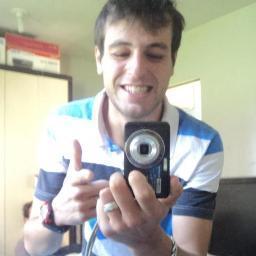 Eu posso ser feliz sim. Mas eu ainda prefiro ser feliz com você ao meu lado. (Y)