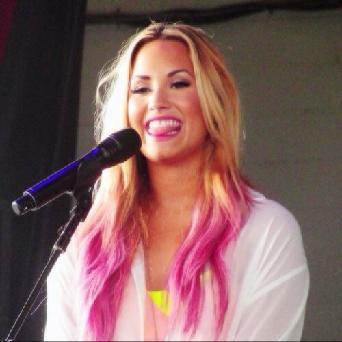 SonnyMonroeASRP's profile picture. I'm Sonny singing is my life. Super Perky! & I'm not the most popular or pretty girl, but trust me you'll never be able to forget me.

[ASRP]