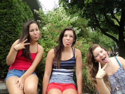 Fanny 15 ans, in love with music Aka ONE DIRECTION 3 parle Francais & anglais xx