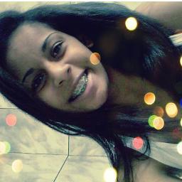 Coleciono parceiros na caminhada, inimigos coleciono , não me relaciono , não me emociono por eles não sinto nada !
