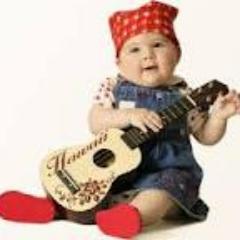 Sempre tem uma que é repertorio da nossa vida,do nosso amor,de fatos engraçados,de amizade.a MÚSICA faz parte da minha história se faz parte da sua também SEGUE