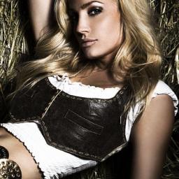 KaraLixLewis's profile picture. Hi I'm Kara! 19, model, single, bi-curious... ha, and I'm pretty much down for anything! ;) So follow me and message me for a good time ;)