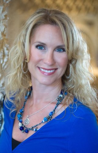 Founder of The Reinvention studio. Transformation strategist for midlife women ready for more. Possibility-oriented. Beach lover. Mystic.