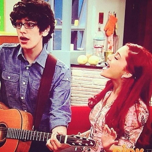 RobbiesCat's profile picture. Hi! Im Caterina, but everybody calls me Cat! I tried to lick the lazer beam tp taste the flavor but Robbie pulled me away |Single| |RP|