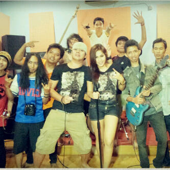 Tetap support @guntur_triyoga.  ♥ @meutiacut_ #ehhm