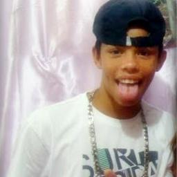 amo a @larissapettler e só sou dela haha s2
