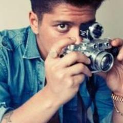 Pode parecer bobagem te querer tanto assim...Mais você se tornou meu Céu, meu Mundo &' o meu Ar , o motivo dos meus sorrisos e das minhas lagrimas @BrunoMars