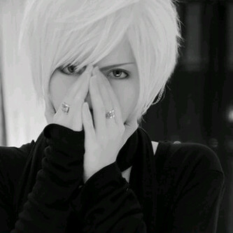 iNowra's profile picture. There's nothing much to say really. I'm an honest Sagittarius♐.