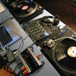 TechnoHouseHardTechHouseDrum&Bass/Dj/ElectronicMovement/VideoDjs/Vibes/Manager @CypherCol http://t.co/f5PnI4Hicr