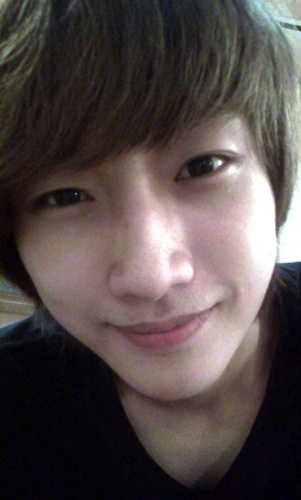 ผม จินยอง ครับ แห่งวง b1a4 ผมน่ารัก ผมขี้เล่น ผมขี้เหงา ผมไม่หยิ่ง ทักกันบ้างนะครับ^^ แฟมของผม #FBTH