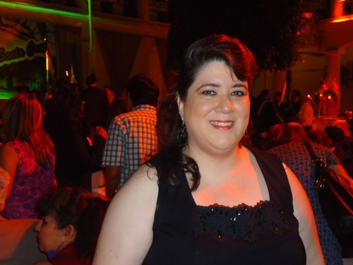 Fun loving, travelling lady, who loves to read, cook, cinema, Brazilian soaps and the social media.