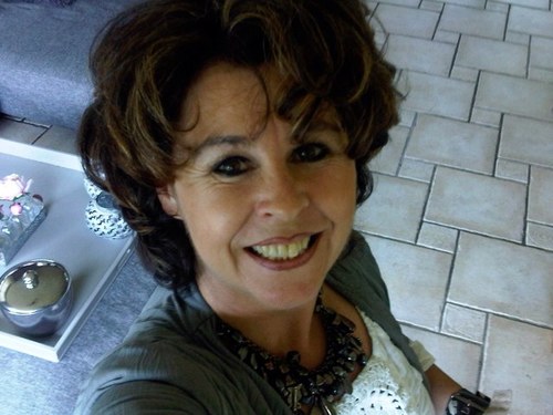 EdithSietsma's profile picture. altijd positief, eigenaar Ditjes&Datjes lifestyle, klandadviseur GemBerkeland,natuur/interieur/dieren/grote auto's/reis door Afrika  en ooit wonend op Ibiza!