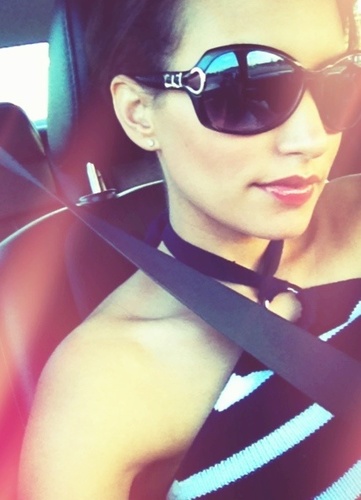 davinaqu88l08p's profile picture. We loved with a love that was more than love.