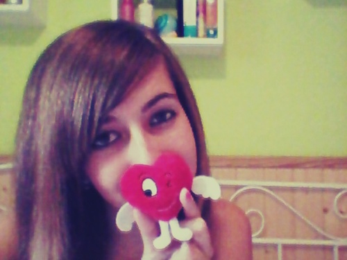 Picotas99's profile picture. 14.//Carpe Diem// Soy imperfecta, algo bipolar a veces y lo doy todo por las personas a las que quiero.// Recomiendame(: