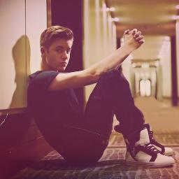 The official twitter page for the Facebook page Being A Belieber #Beliebers4Life 3