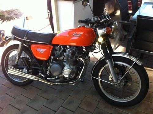 nudierun21's profile picture. 